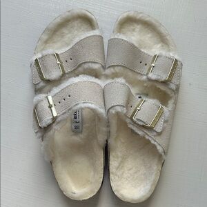 Birkenstock Cream Shearling Buckle Sandals